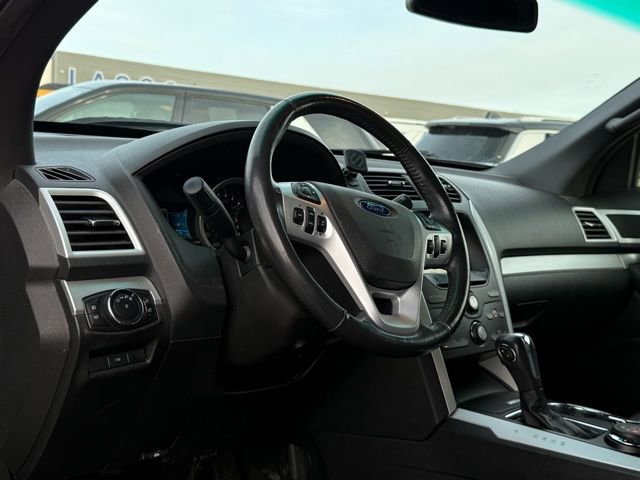 Used 2015 Ford Explorer XLT w/ Equipment Group 202A image 10