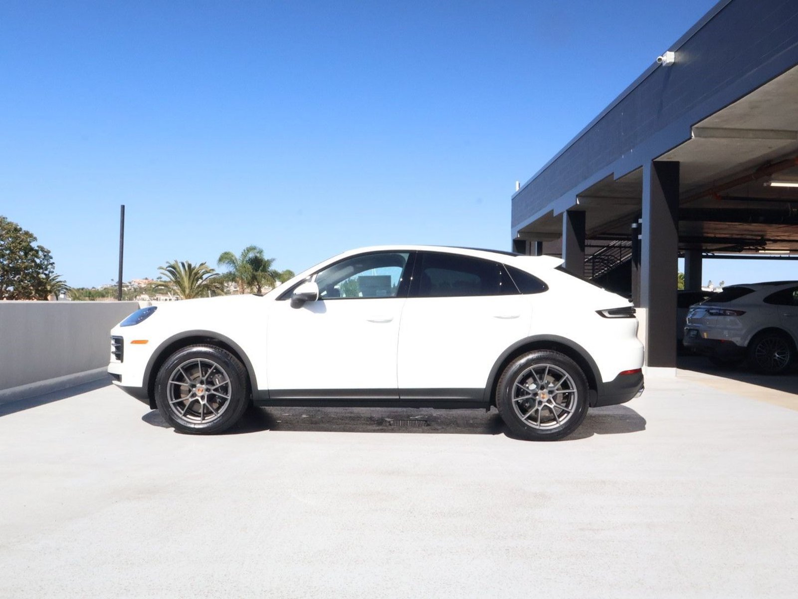 New 2026 Porsche Cayenne Coupe AWD/4WD image 2