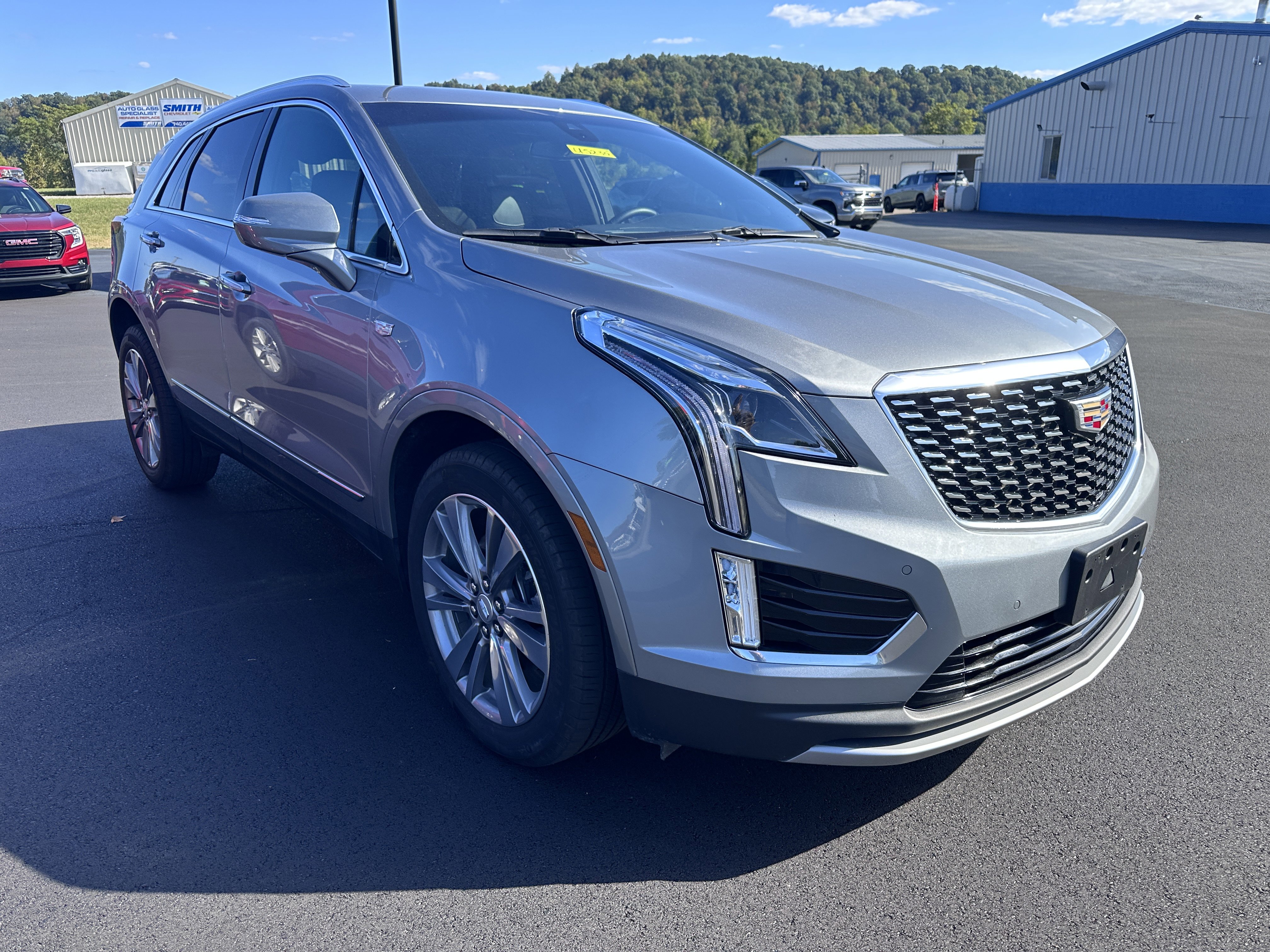 Used 2025 Cadillac XT5 Premium Luxury image 2
