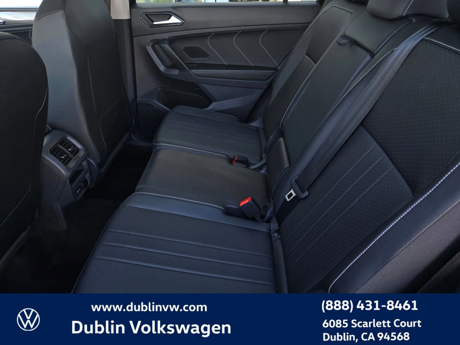 Certified 2023 Volkswagen Tiguan SE w/ Panoramic Sunroof Package image 12
