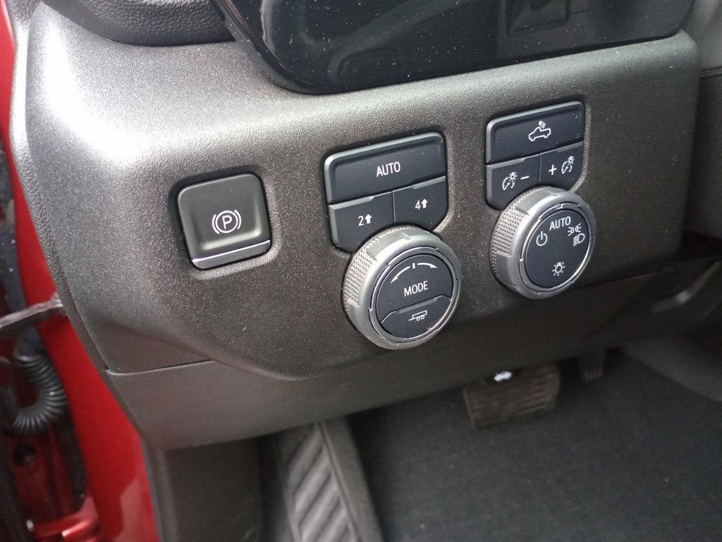 Used 2022 Chevrolet Silverado 1500 LT w/ Protection Package image 11