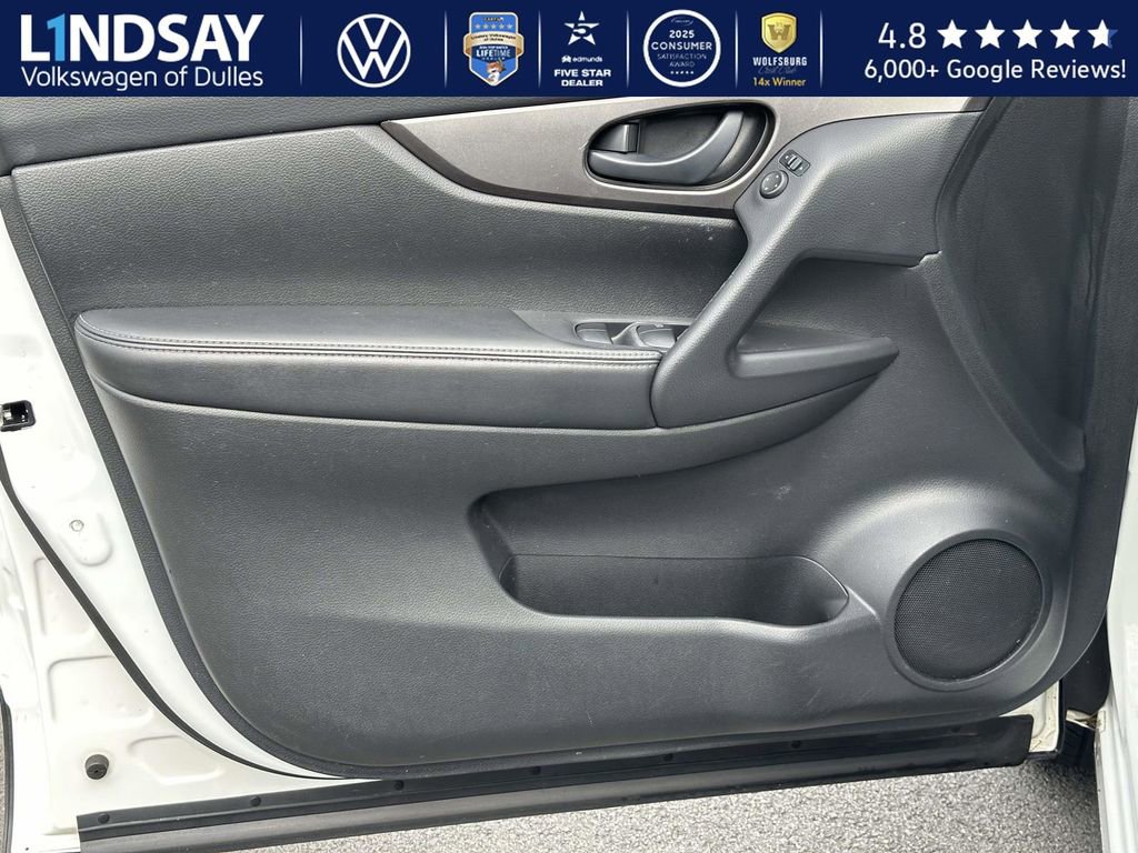 Used 2018 Nissan Rogue Sport S image 8