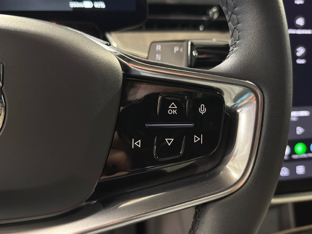 Certified 2025 Volvo EX90 Plus AWD/4WD image 14