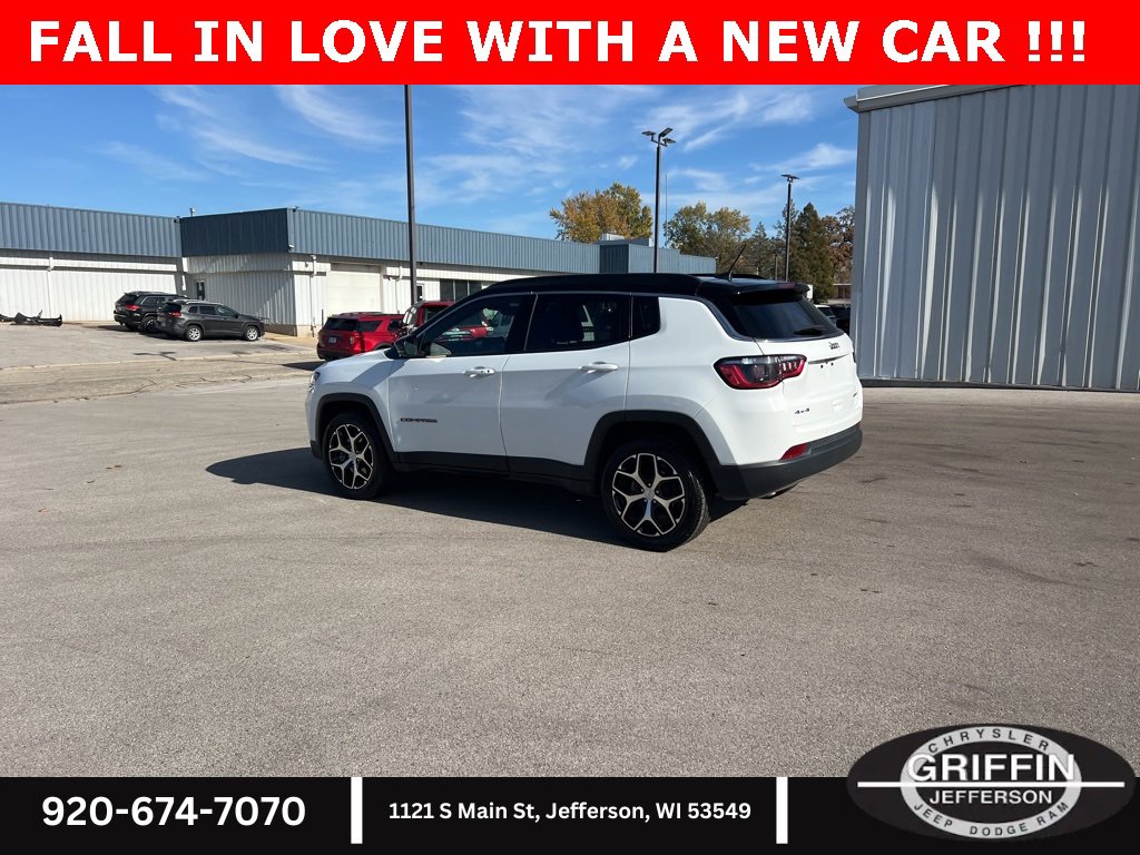 Used 2024 Jeep Compass Limited image 11