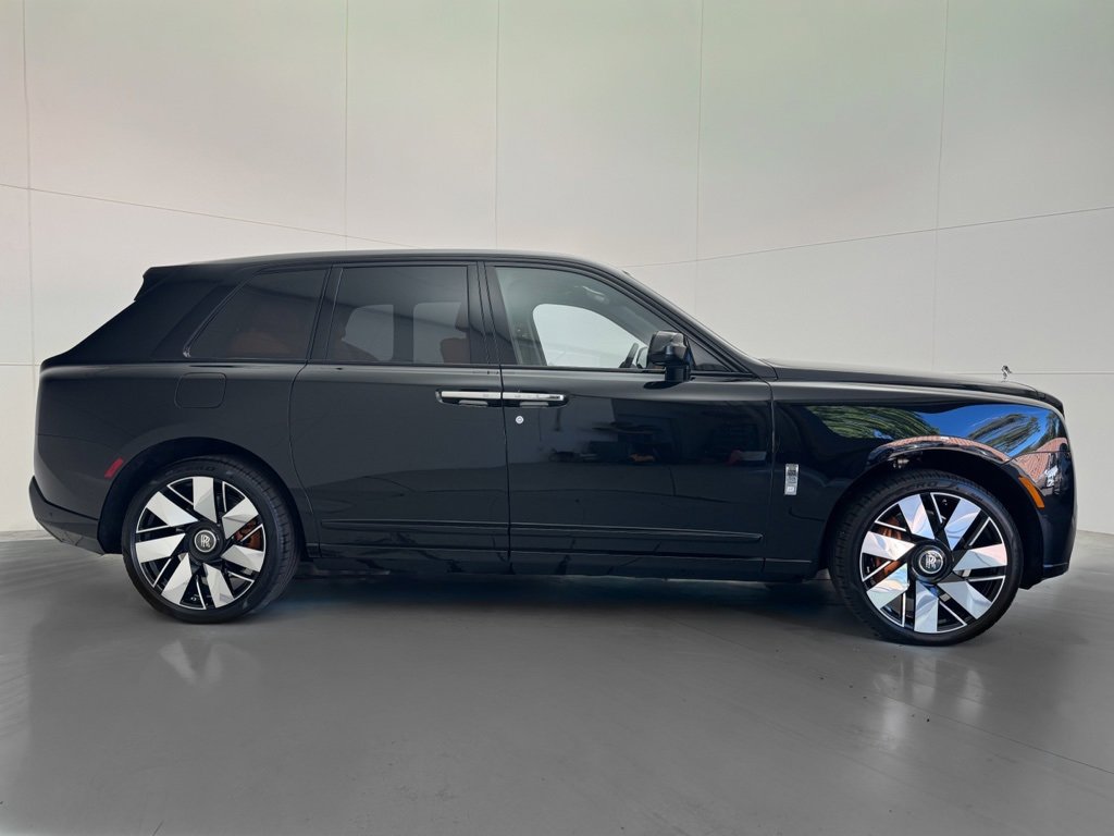 New 2026 Rolls-Royce Cullinan image 2