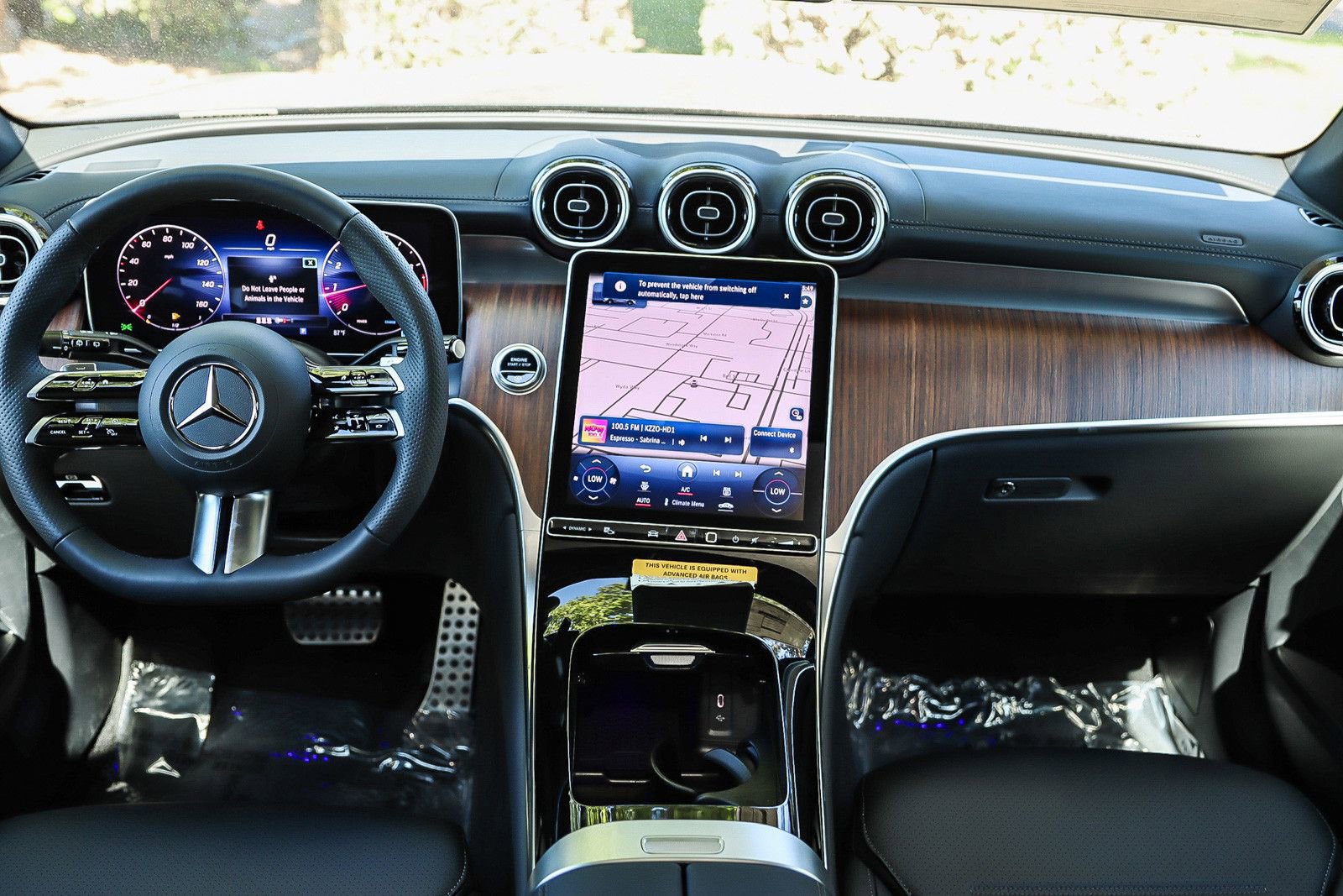 Used 2024 Mercedes-Benz GLC 300 4MATIC image 11