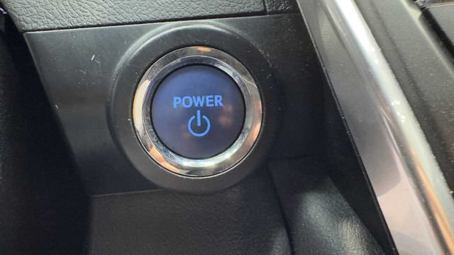 Used 2015 Toyota Camry XLE FWD image 25
