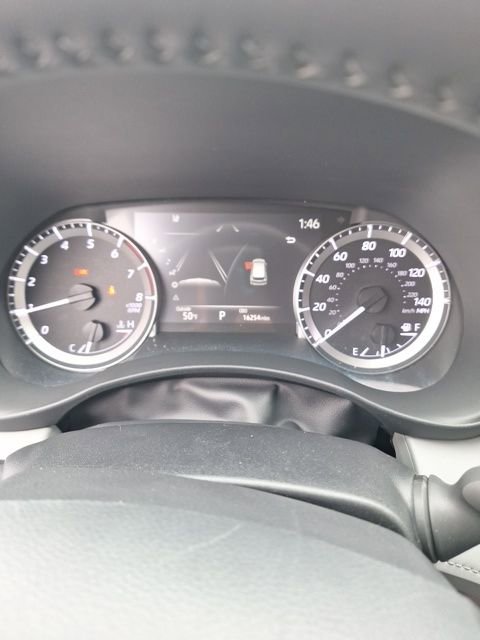 Used 2024 Toyota Highlander XLE image 13