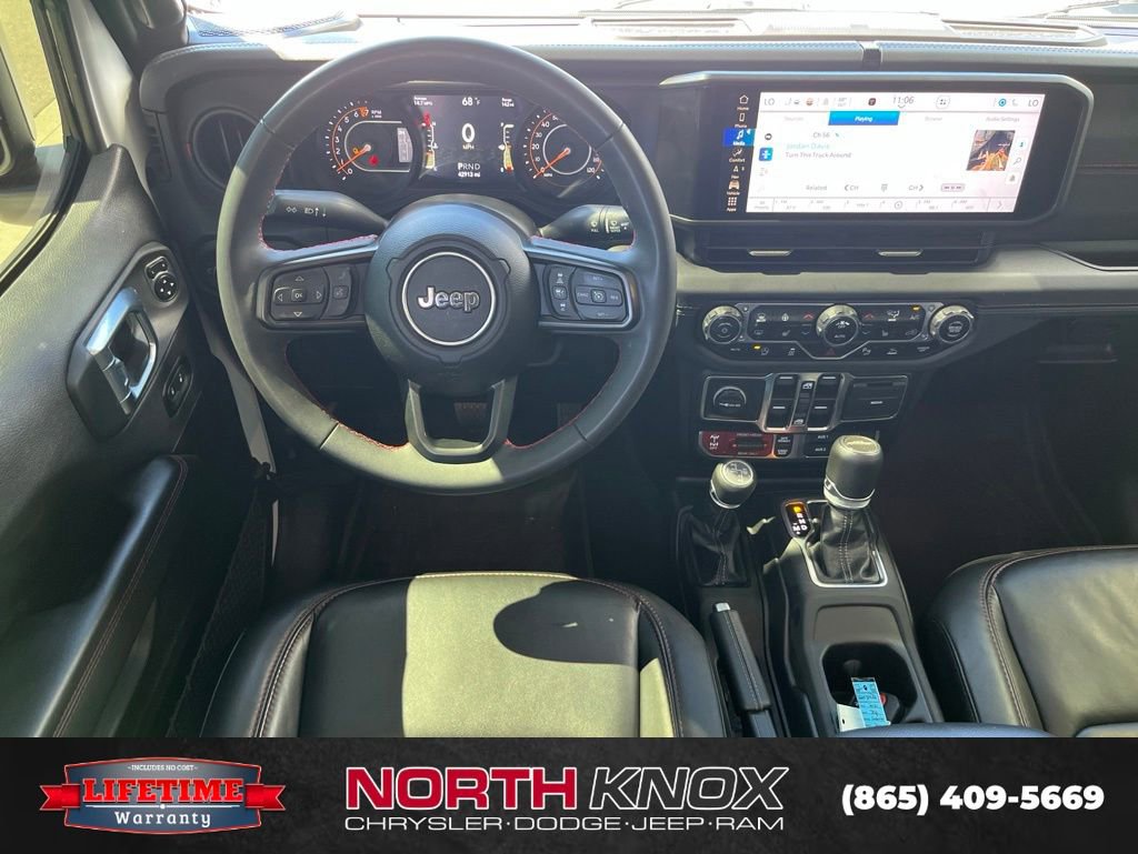 Used 2024 Jeep Gladiator Rubicon AWD/4WD image 14