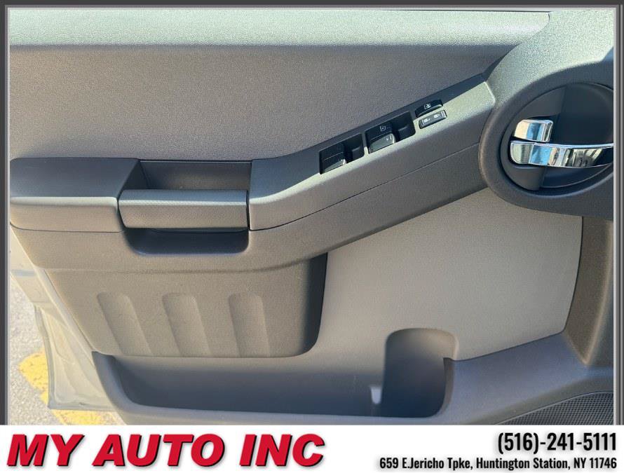 Used 2015 Nissan Xterra 4WD image 22