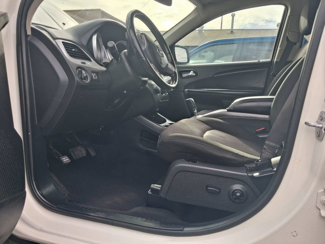 Used 2019 Dodge Journey SE w/ Premium Group AWD/4WD image 16