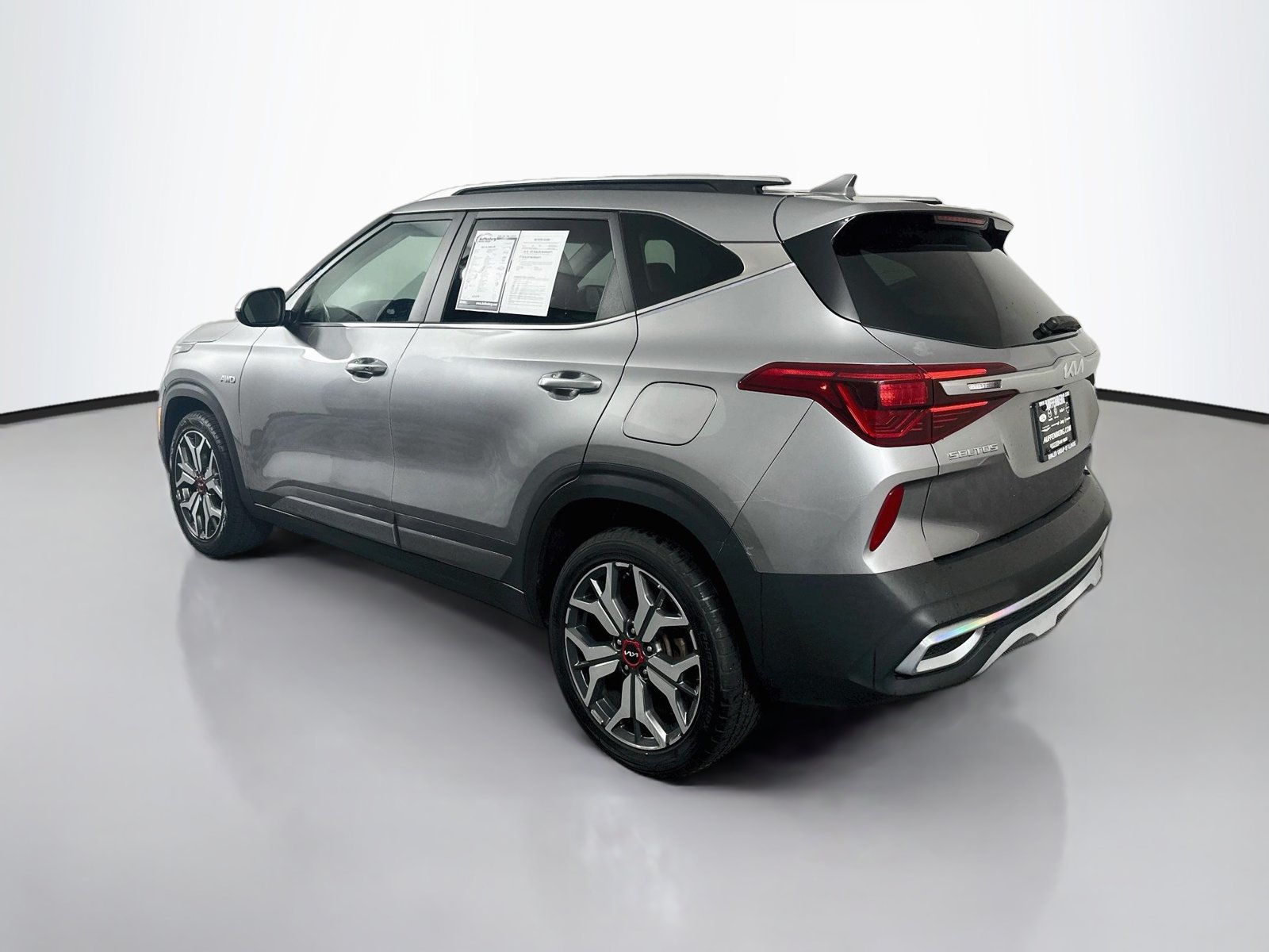 Used 2022 Kia Seltos SX w/ Sunroof Package AWD/4WD image 5