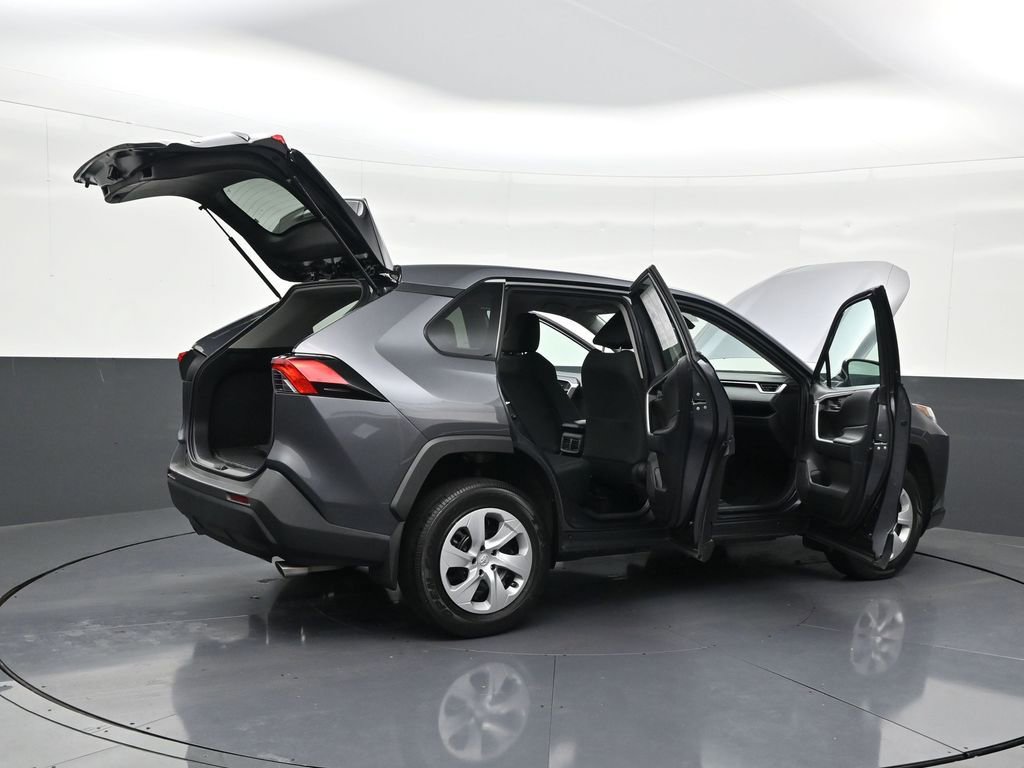 Used 2024 Toyota RAV4 LE image 31