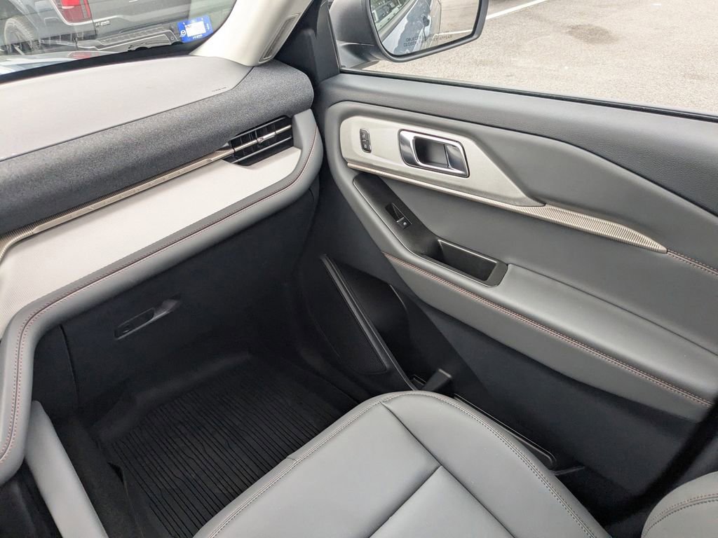 New 2026 Ford Explorer Active w/ Active Comfort Package image 18