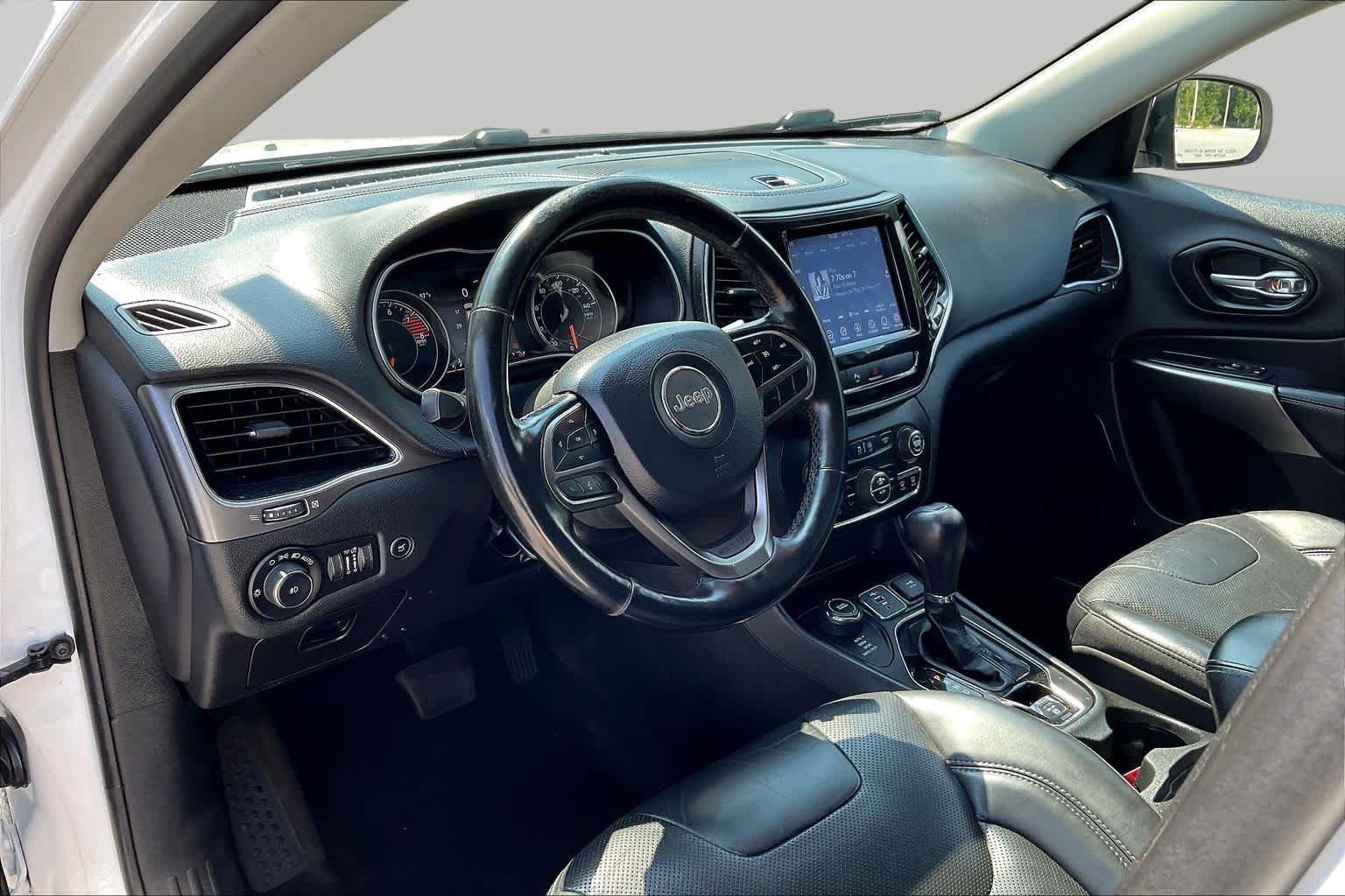 Used 2020 Jeep Cherokee Limited AWD/4WD image 16