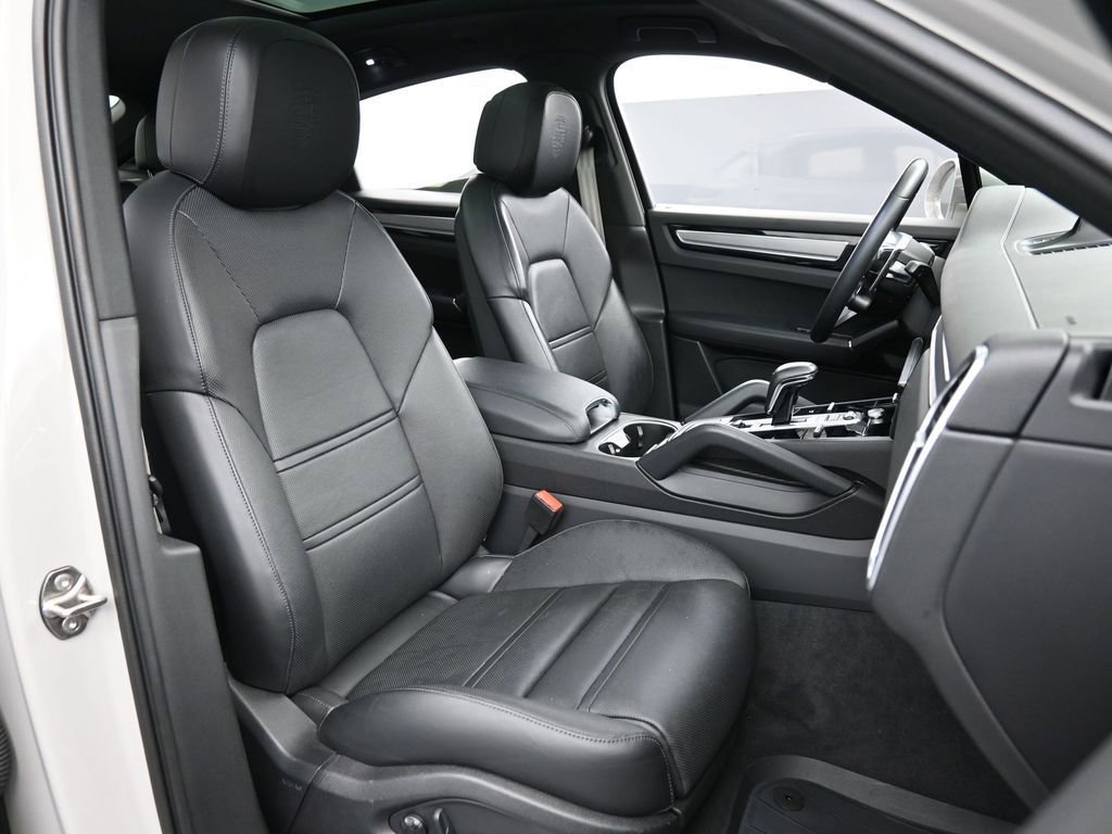 Certified 2023 Porsche Cayenne Platinum Edition AWD/4WD image 29