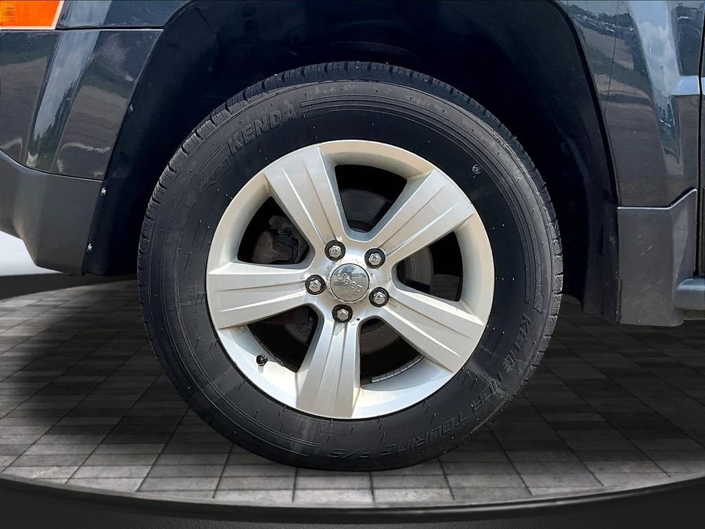 Used 2014 Jeep Patriot Sport w/ Power Value Group AWD/4WD image 30