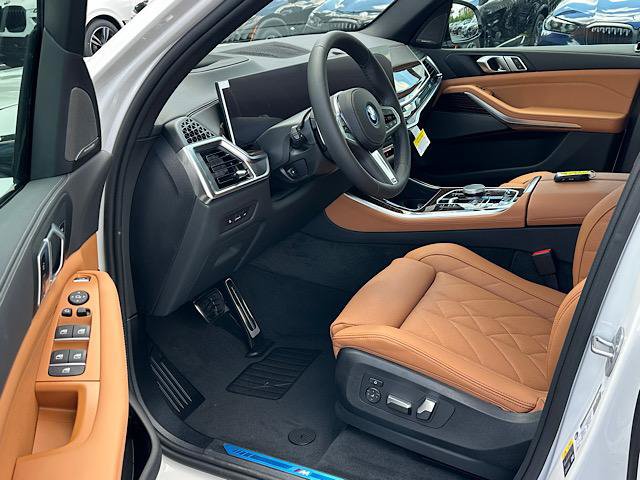 New 2026 BMW X5 xDrive50e w/ M Sport Package AWD/4WD image 4