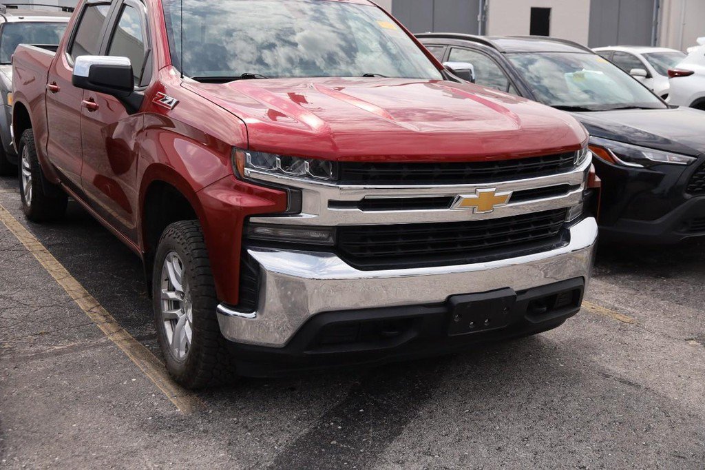Used 2021 Chevrolet Silverado 1500 LT w/ Z71 Off-Road Package AWD/4WD image 2