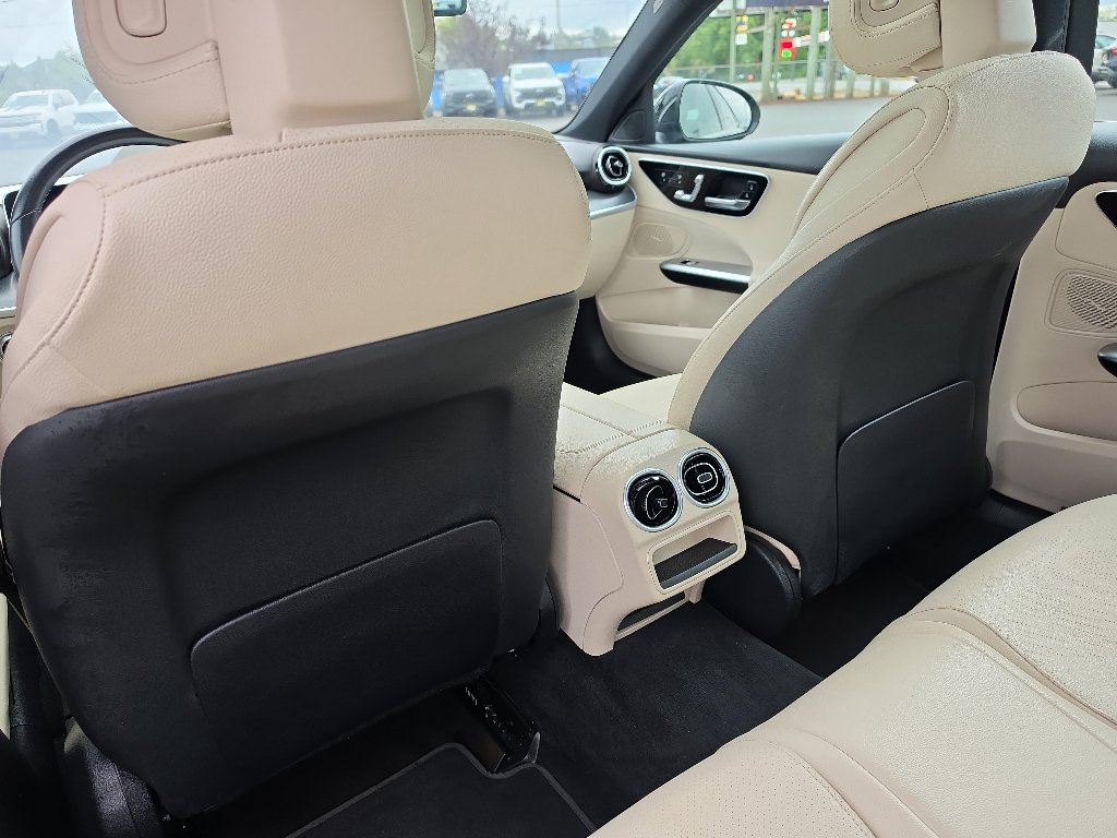 Used 2025 Mercedes-Benz C 300 Sedan image 19