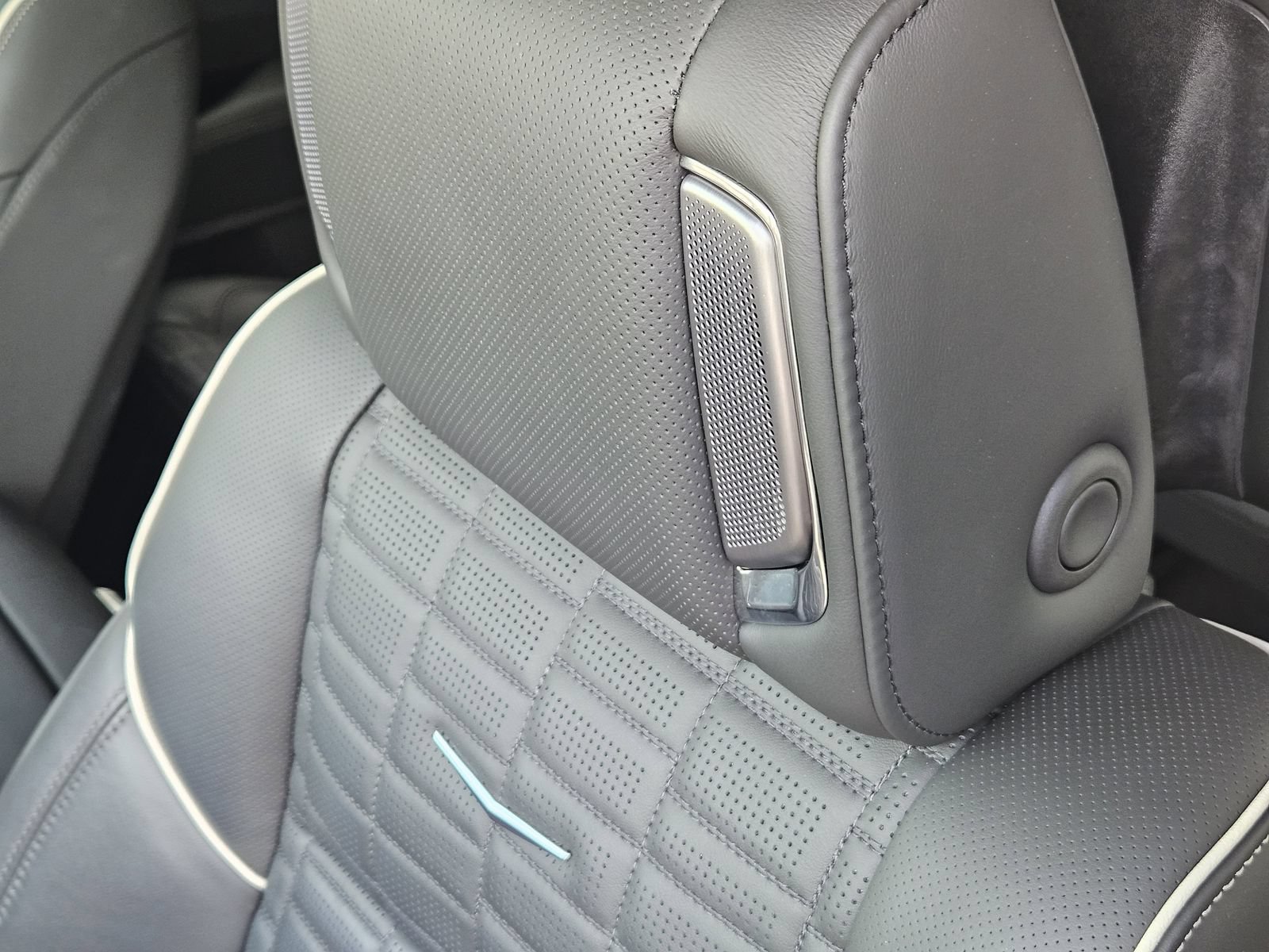 Certified 2025 Cadillac Escalade Sport Platinum w/ LPO, Floor Liner Package AWD/4WD image 30