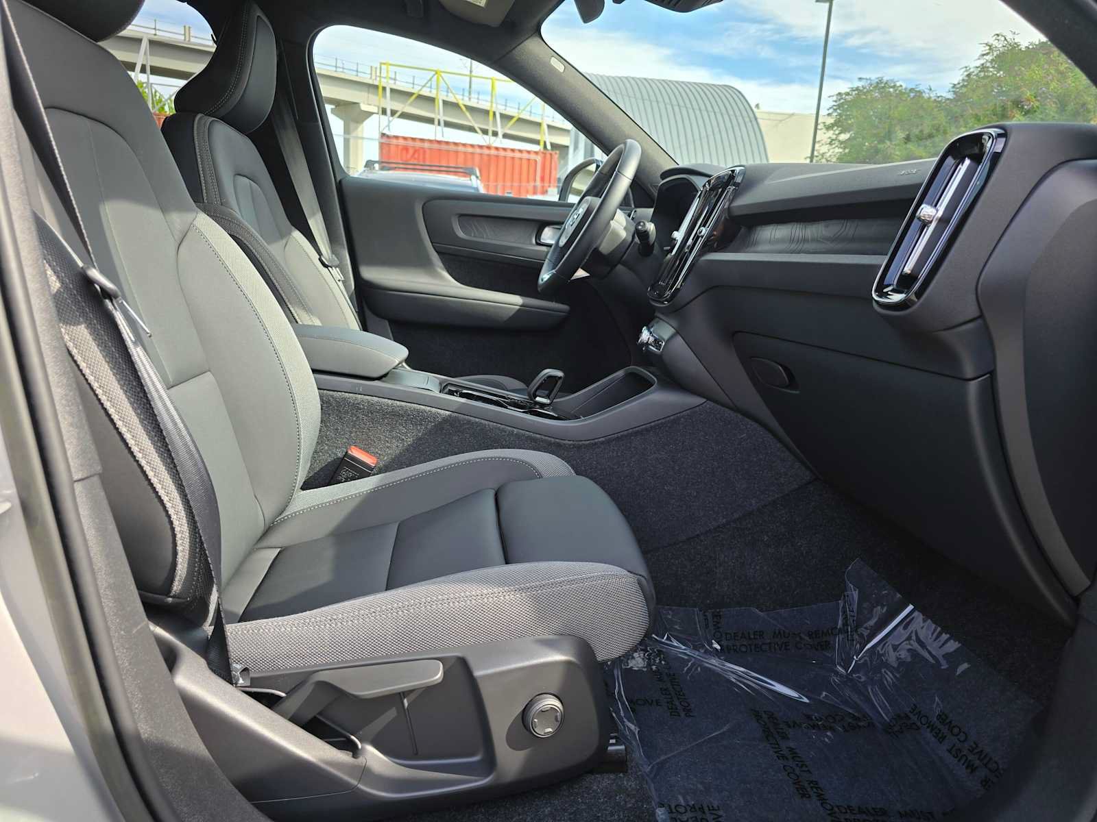 Certified 2023 Volvo XC40 Recharge Core w/ Protection Package Premier AWD/4WD image 12
