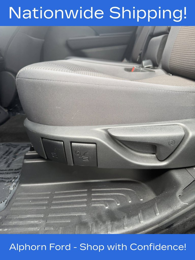 Used 2024 Toyota Highlander LE AWD/4WD image 32