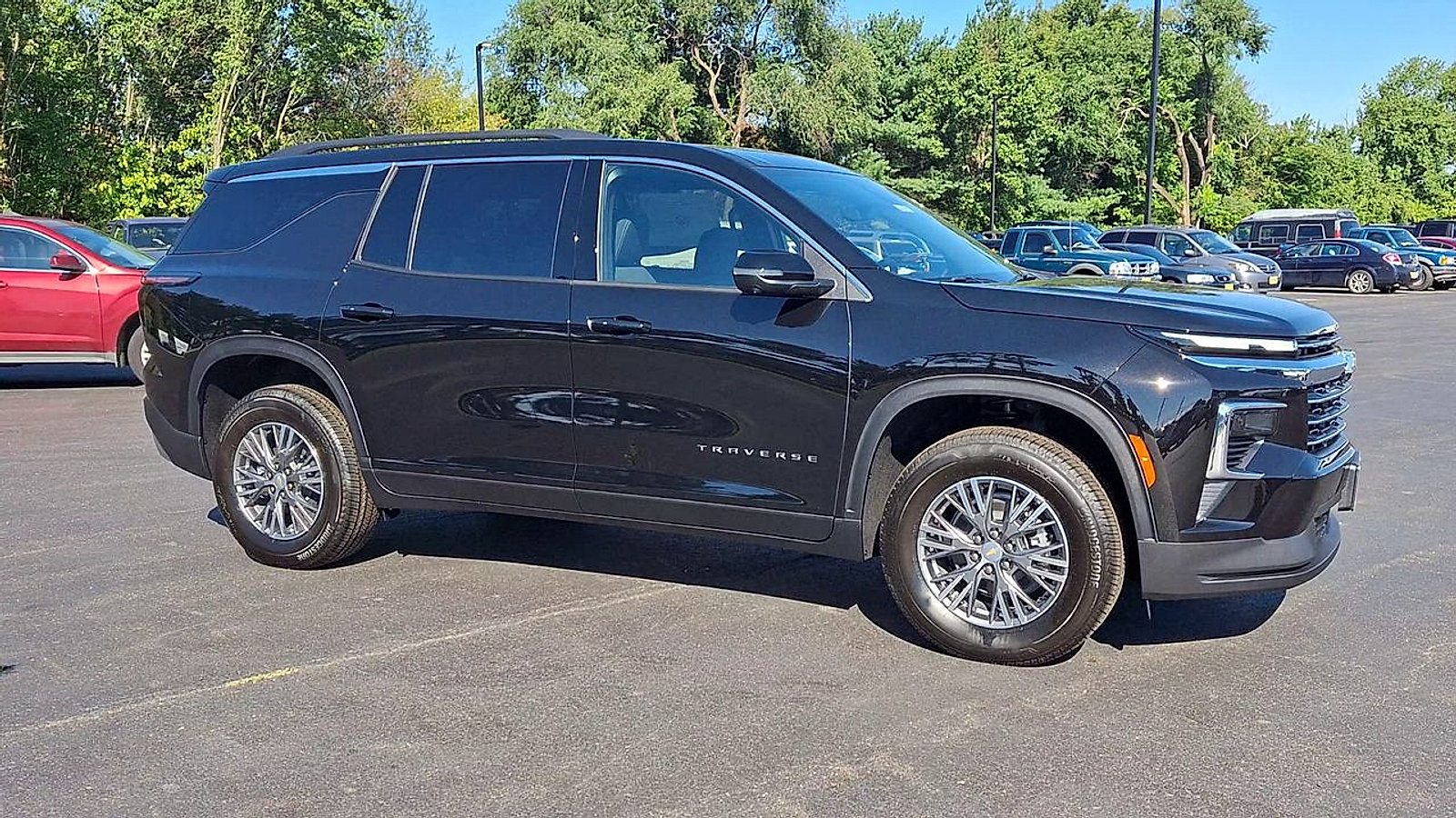 New 2027 Chevrolet Traverse LT w/ Driver Confidence Package AWD/4WD image 4