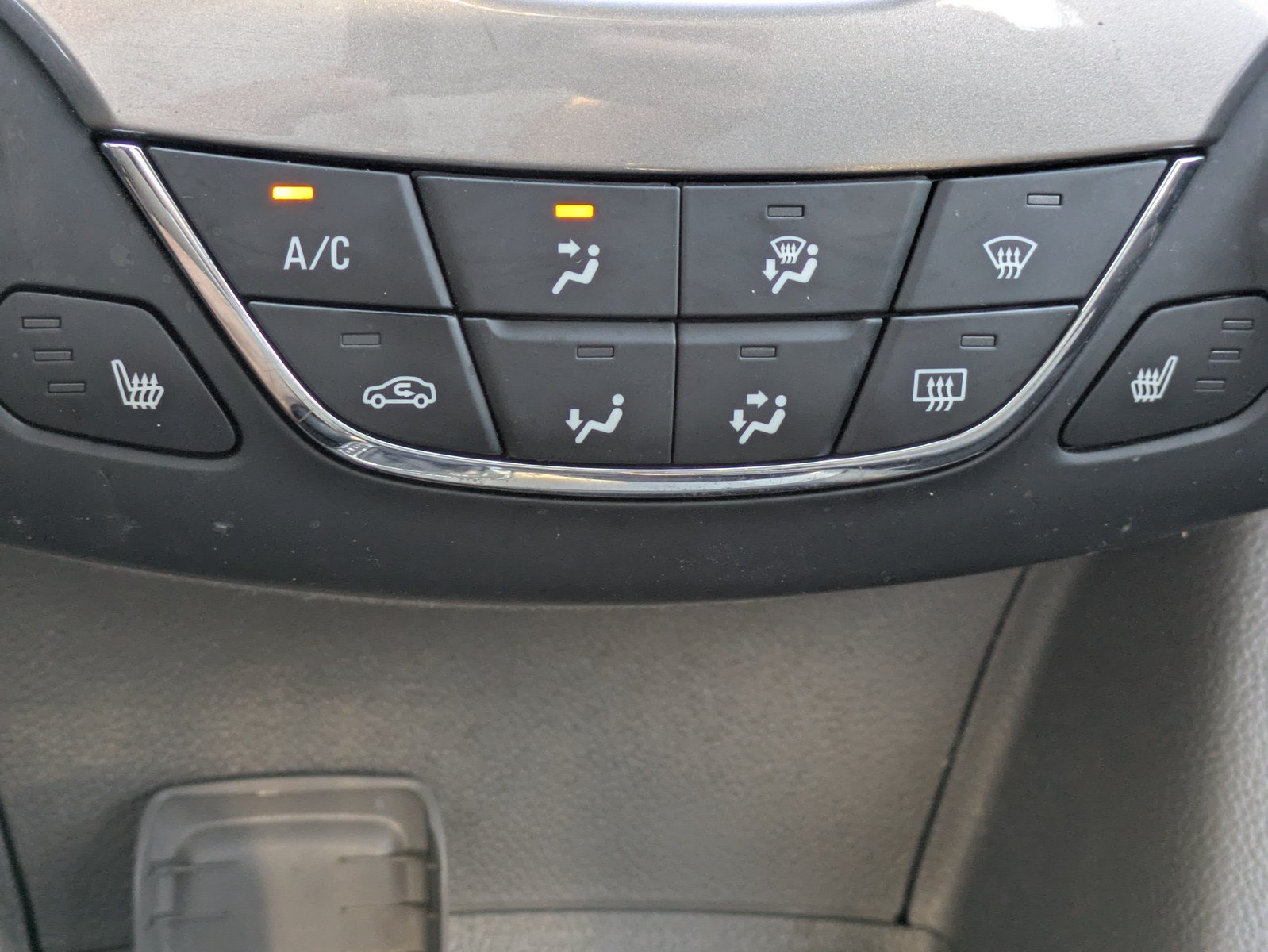 Used 2017 Chevrolet Cruze LT w/ Convenience Package FWD image 23
