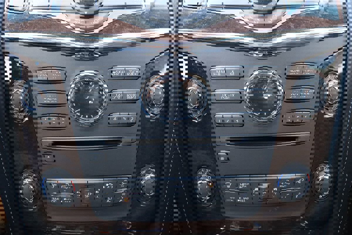 Used 2016 INFINITI QX80 Luxe w/ 22" Wheel Package image 29