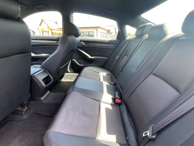 Used 2018 Honda Accord Sport image 25