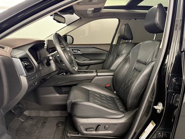 Used 2023 Nissan Rogue Platinum w/ Platinum Premium Package image 27