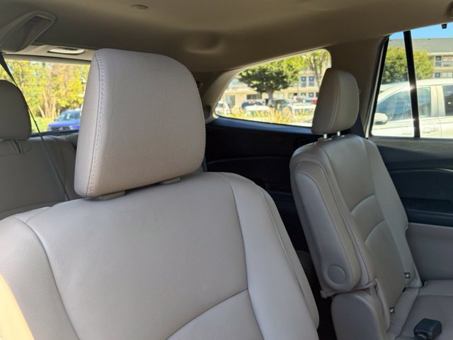 Used 2019 Honda Pilot Touring image 32