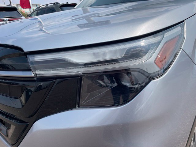 Used 2025 Subaru Forester Touring AWD/4WD image 4