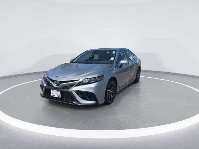 Used 2024 Toyota Camry SE w/ Convenience Package FWD image 3