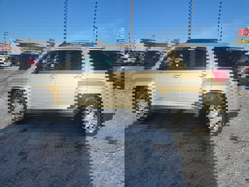 Used 2010 GMC Terrain SLE image 8