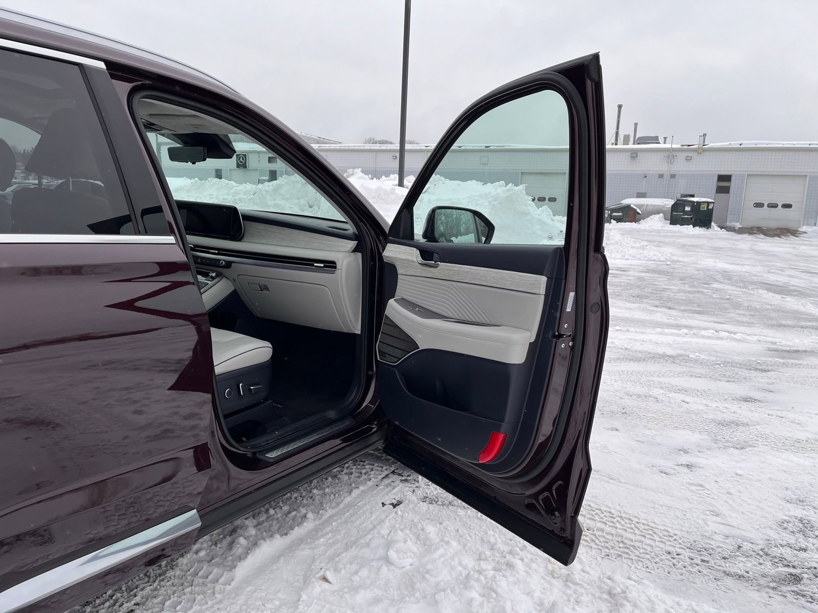 Used 2023 Hyundai Palisade Calligraphy image 23