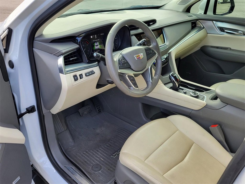 Used 2021 Cadillac XT5 Premium Luxury image 16