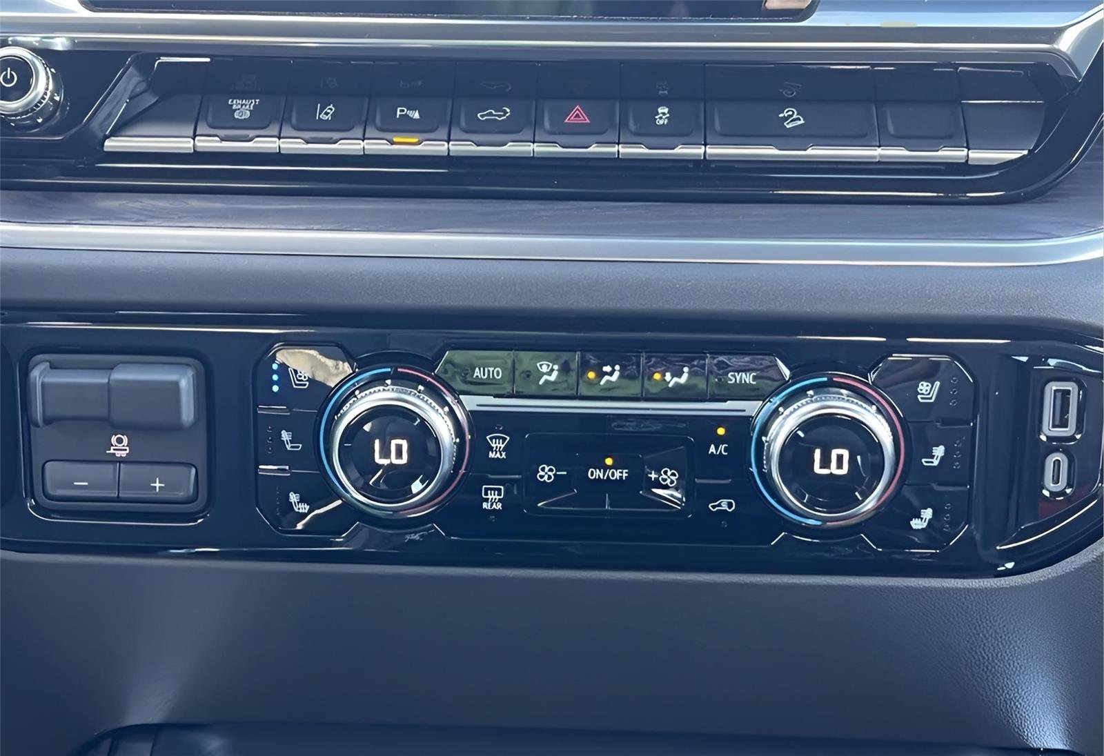 New 2025 GMC Sierra 2500 SLT w/ SLT Premium Package image 20