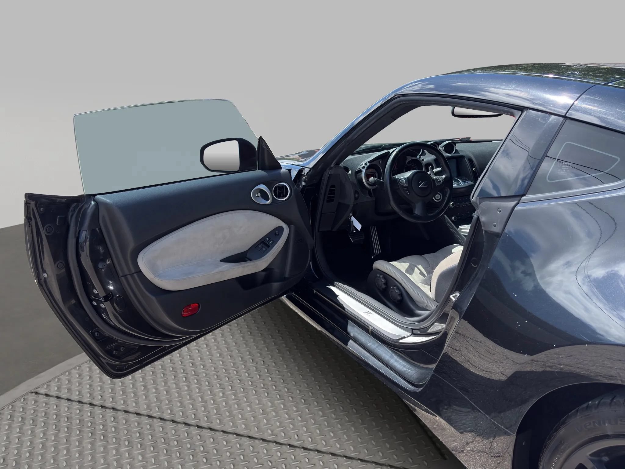Used 2010 Nissan 370Z Touring w/ Sport Pkg RWD image 20