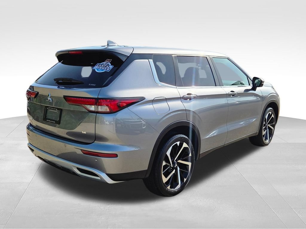 Used 2024 Mitsubishi Outlander SE AWD/4WD image 7