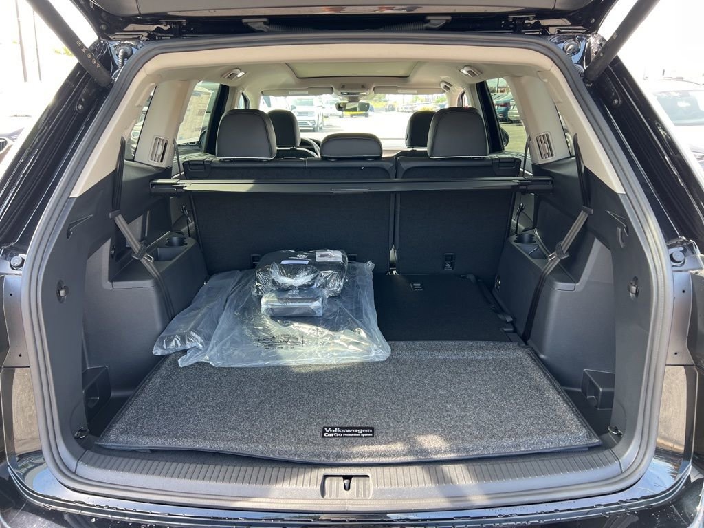 New 2026 Volkswagen Atlas SEL Premium R-Line image 13