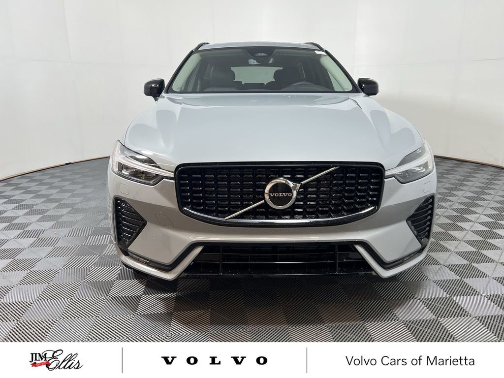 New 2025 Volvo XC60 B5 Core w/ Climate Package image 3