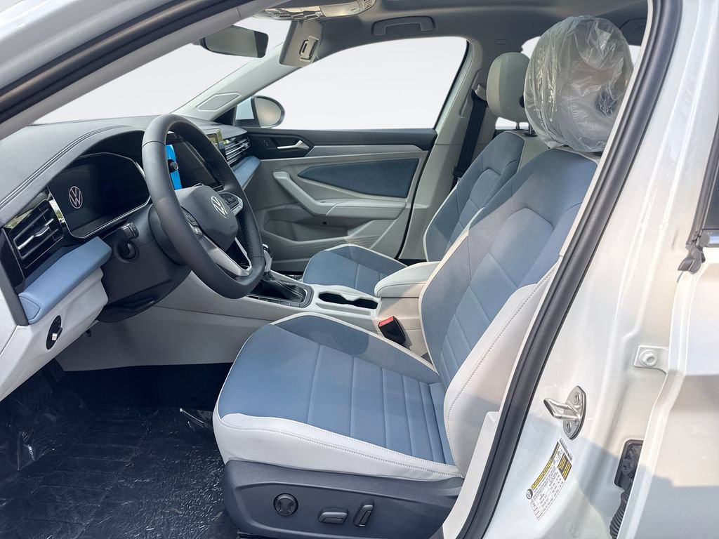 New 2026 Volkswagen Jetta SE FWD image 13