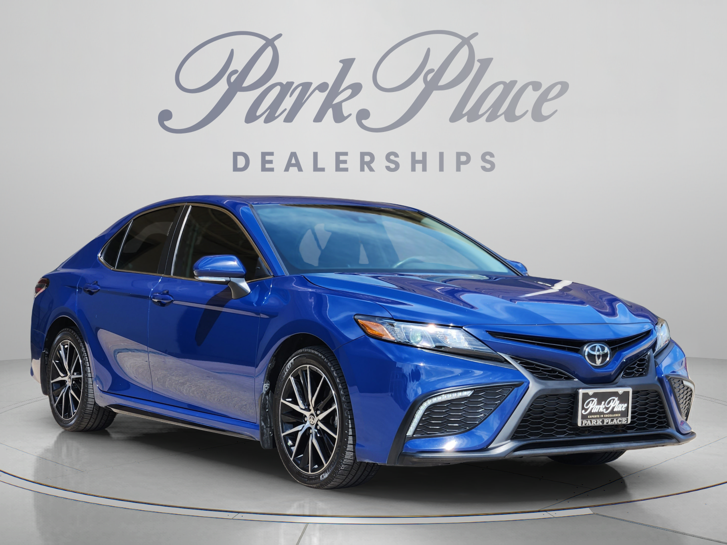 Used 2024 Toyota Camry SE FWD image 8