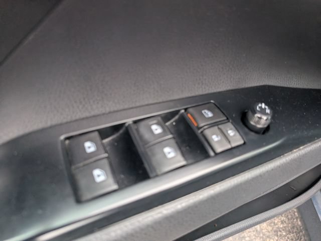 Used 2019 Toyota Camry LE FWD image 16