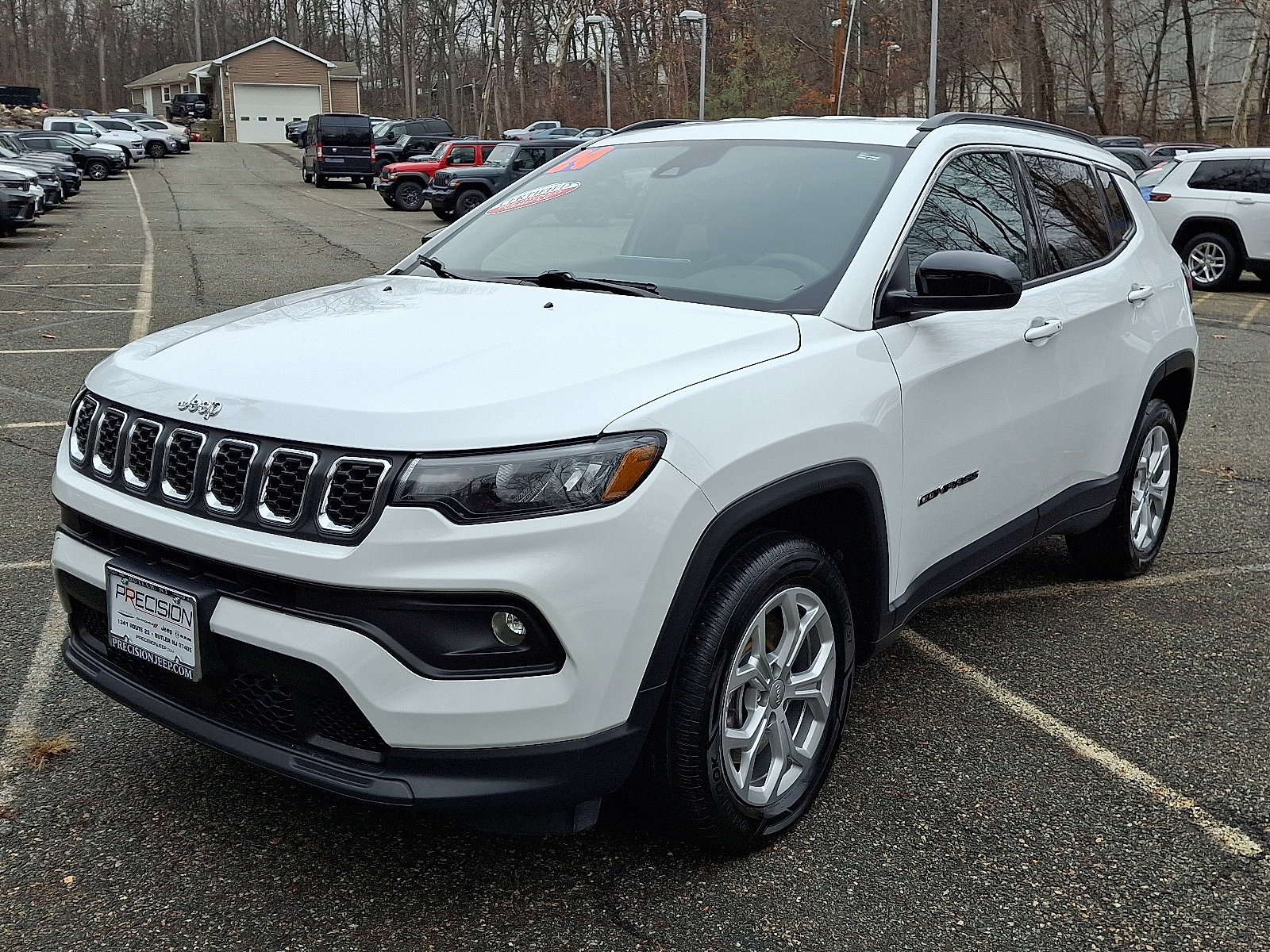 Used 2024 Jeep Compass Latitude image 4