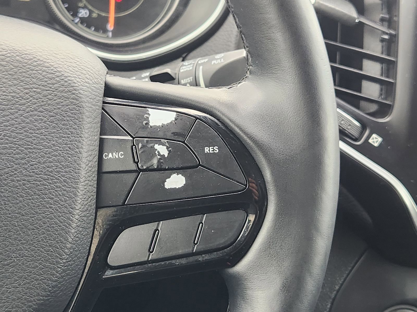 Used 2019 Jeep Cherokee Latitude Plus image 32