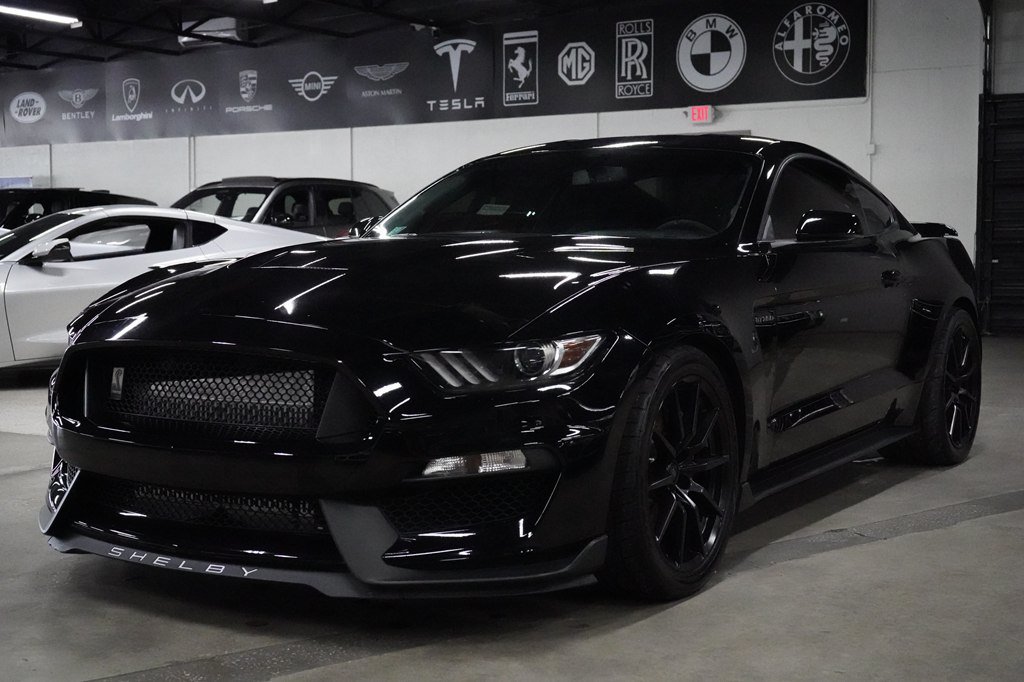 Used 2017 Ford Mustang Shelby GT350 w/ Electronics Package RWD image 1