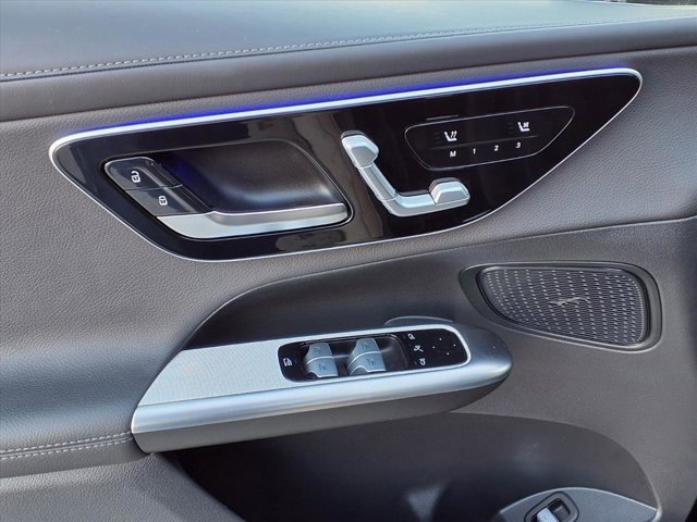 Used 2025 Mercedes-Benz GLC 300 image 13